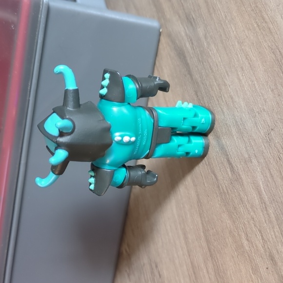 ROBLOX Korblox Mage 2.75 -Inch Mini Figure - Picture 2 of 6